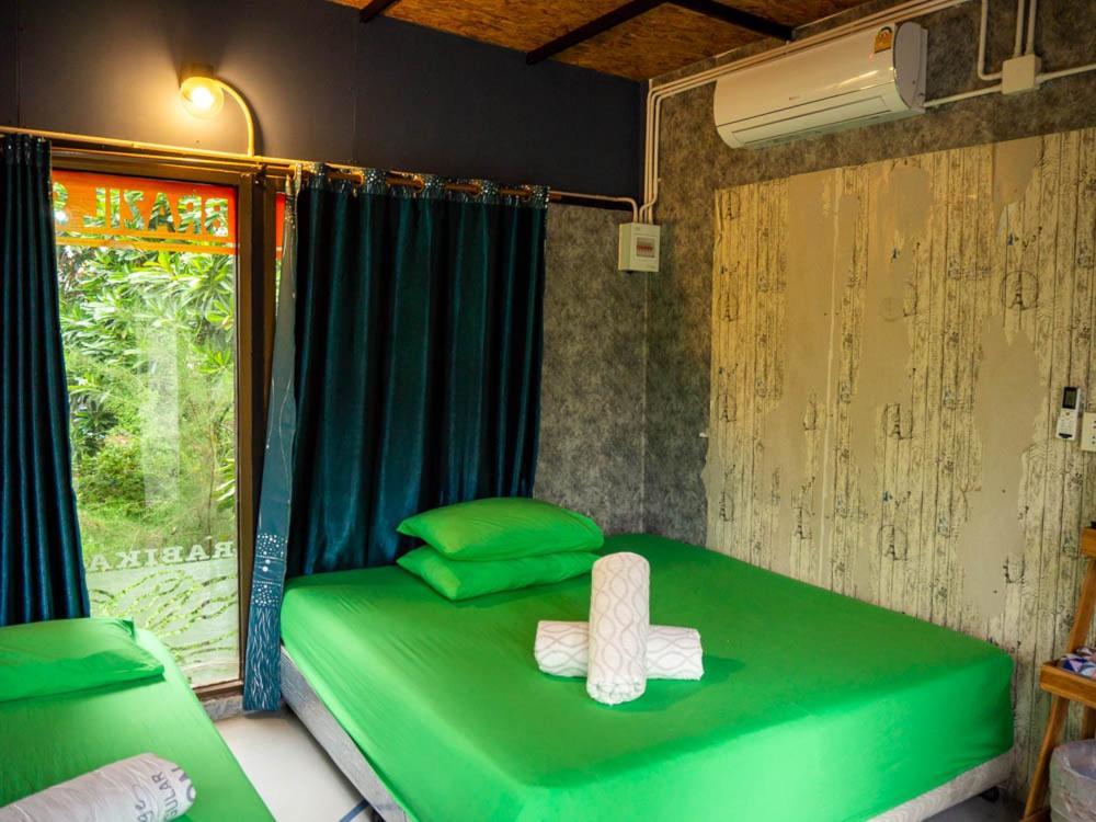 Beach Box Resort At Rimlay 라용 외부 사진